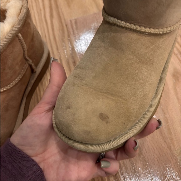 Girl Ugg ultra mini-tan size 13 - Picture 7 of 7